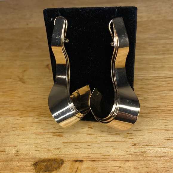 & Other Stories Twisted Wave Earrings - Picture 3 of 5